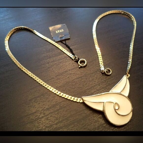 RARE VINTAGE SIGNED TRIFARI ENAMELED 16" NECKLACE NWT NOS EXCELLENT CONDITION - Picture 1 of 9